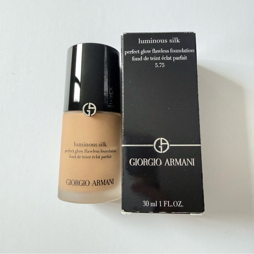 Giorgio Armani Luminous Silk Foundation 5.75